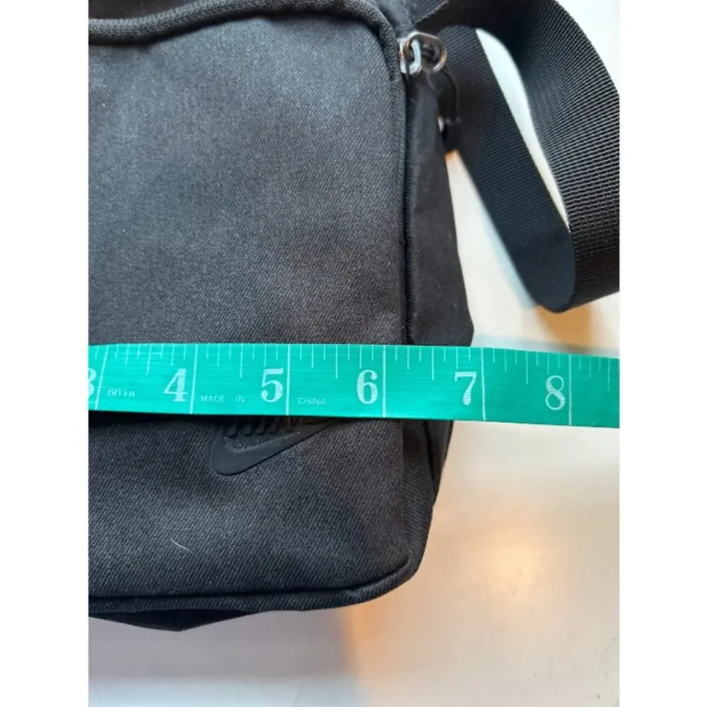 Nike Core Small Item Sling Bag Black Crossbody Adjustable Flight Messenger Adult